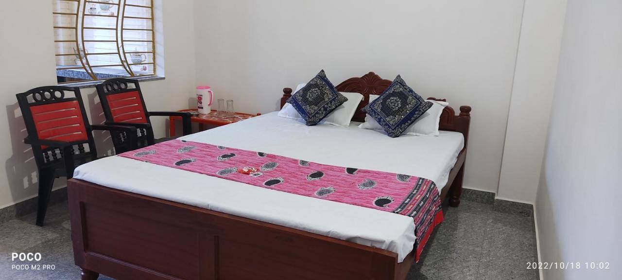 Hotel Neel Dipayan Bāghmundi Kültér fotó